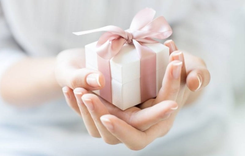 Guys Ini Dia 5 Cara Memilih Kado Ulang Tahun Wanita