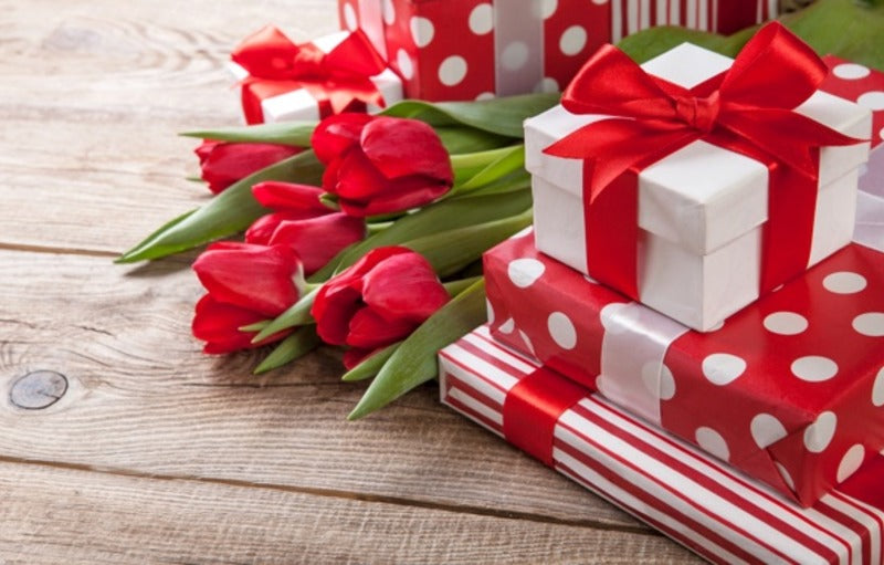 Sempurnakan Momen Anniversary dengan 4 Kado Romantis Ini