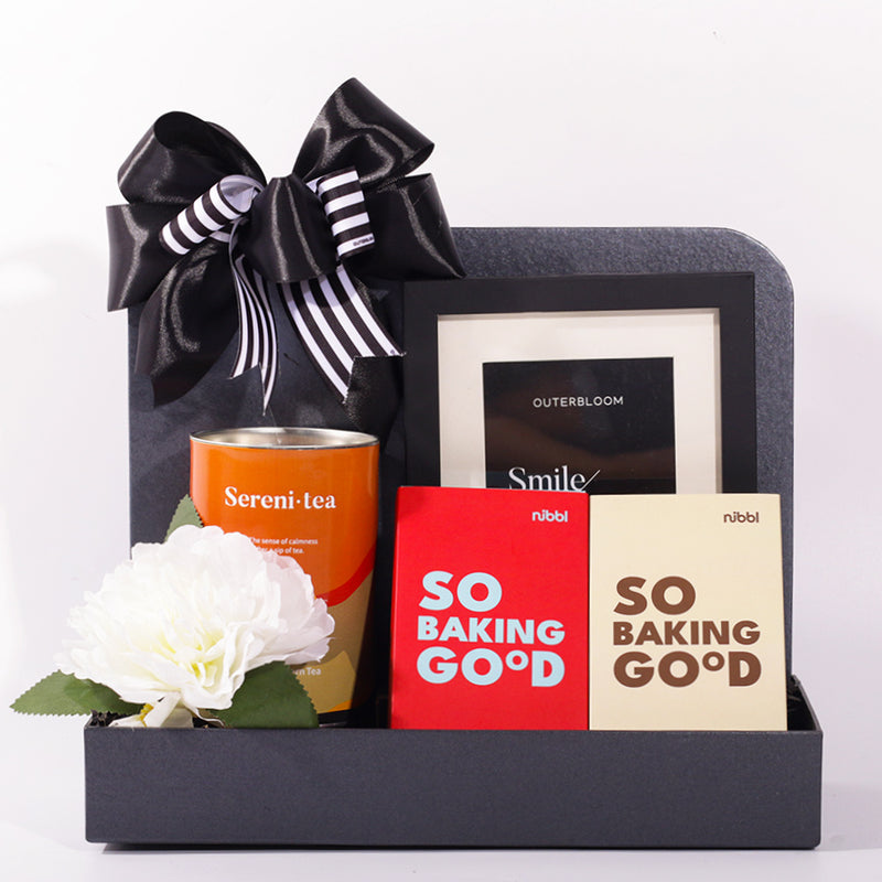 Signature Evergreen Classic Hampers