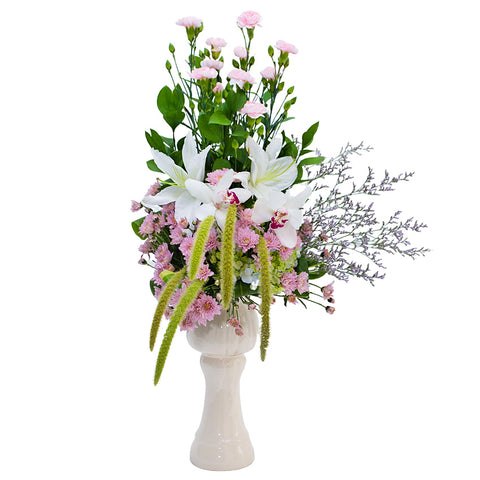 Daydream Lily in Vase