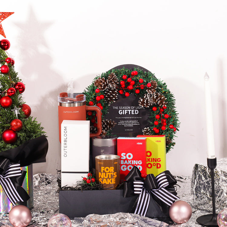Signature Christmas Deluxe Hampers
