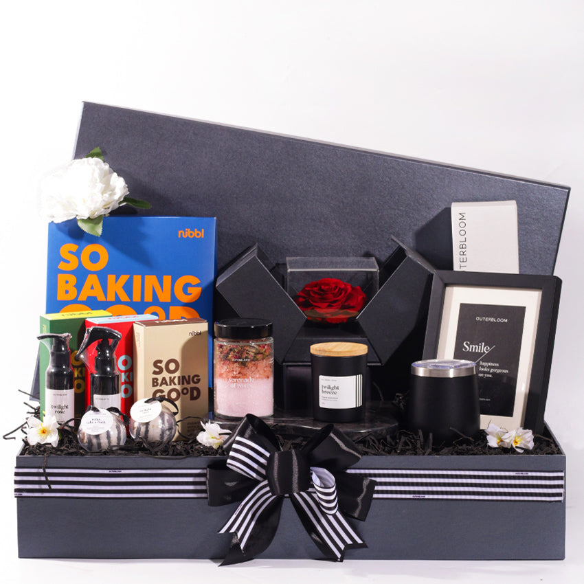 Signature Evergreen Grande Astoria Hampers