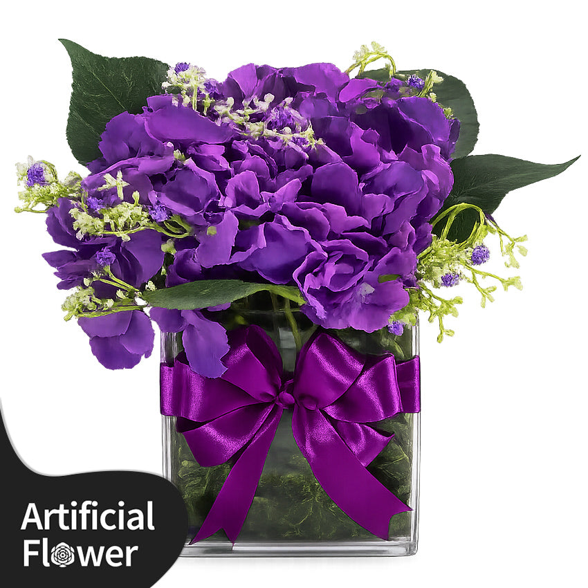 Kaia in Vase