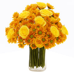 12 Yellow Roses With Daisies in Vase
