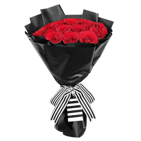 Black Pearl Classic Red Small Bouquet