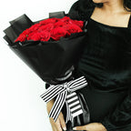 Black Pearl Classic Red Bouquet