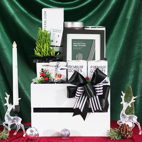Outerbloom Evergreen Rustic Deluxe Hampers