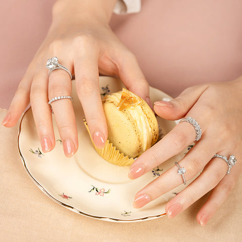 Sol et Terre Oval Diamond Ring with Petal Prong