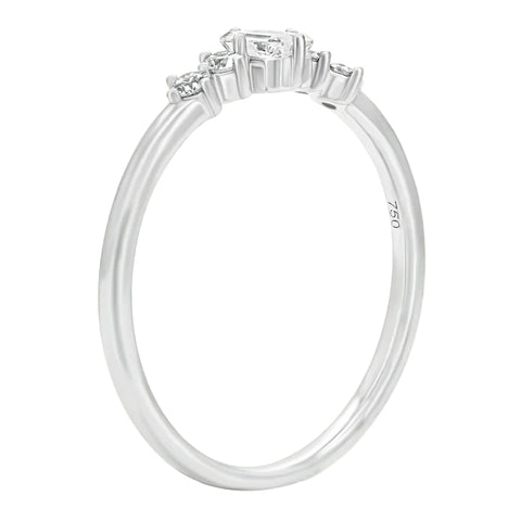 Sol et Terre Petite Emerald Dotted Band Ring