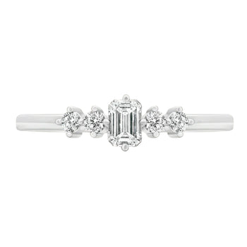 Sol et Terre Petite Emerald Dotted Band Ring