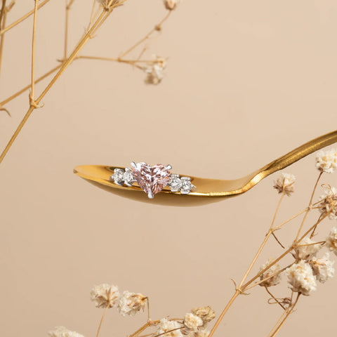 Sol et Terre Heart Diamond with Side Diamonds Ring