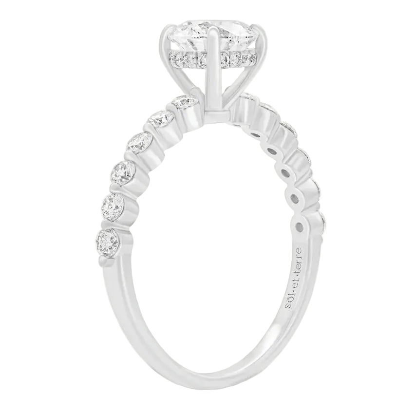Sol et Terre Round Diamond Ring with Dotted Band