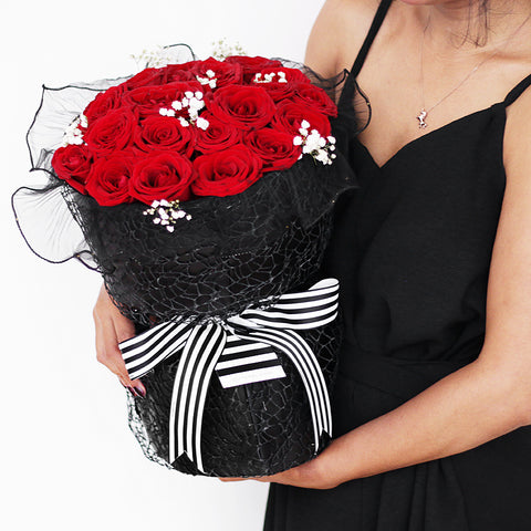 Signature Midnight Kiss Bouquet - Grande