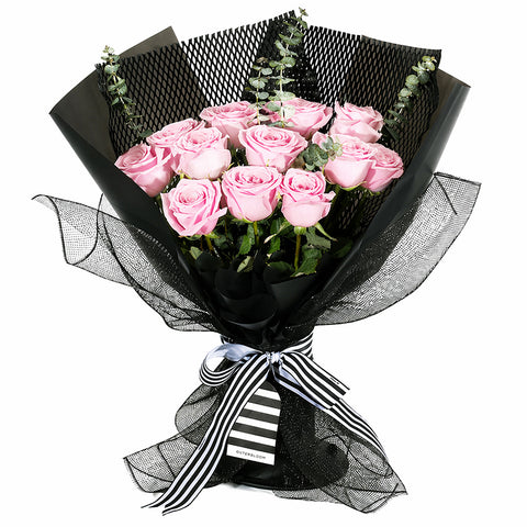 Signature Midnight Kiss Bouquet - Deluxe