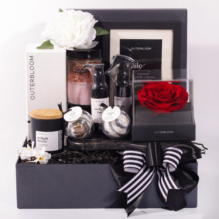 Signature Evergreen Vibrant Hampers