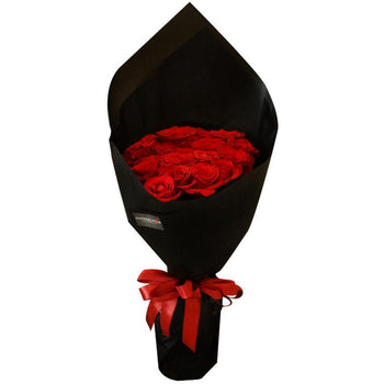 Black Pearl Classic Red Small Bouquet
