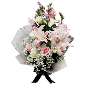 The Supreme Standing Hand Bouquet - Pastel