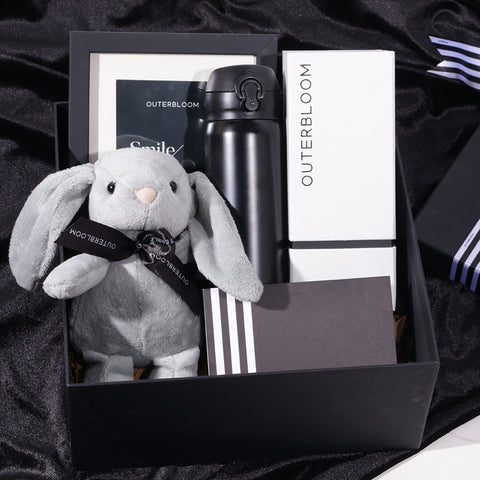 Evergreen Tale of the Box Hampers