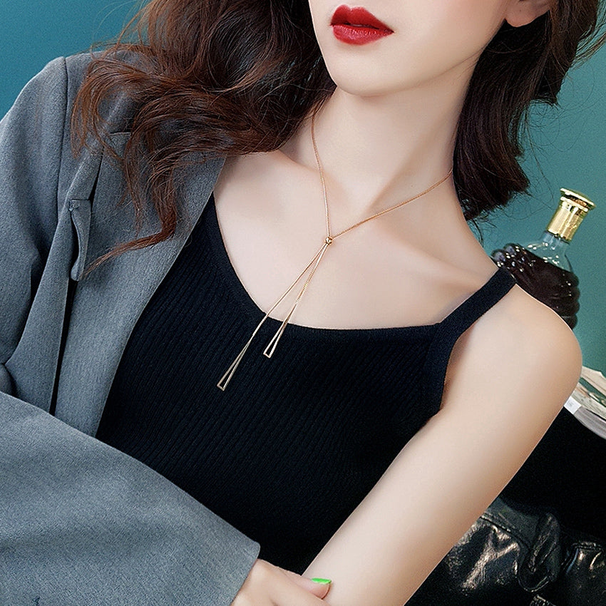 Triangle Bond Necklace